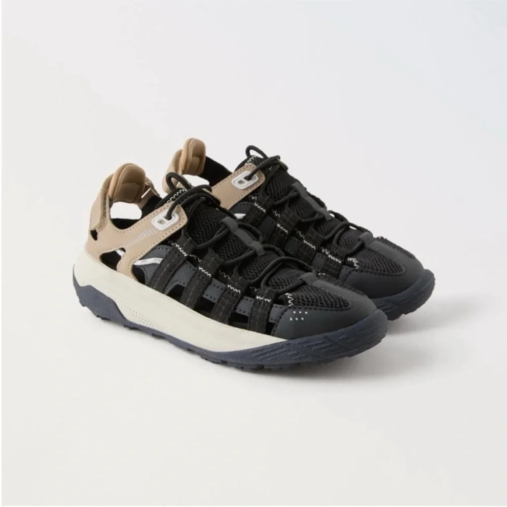 Zara kids, Black, SPORTY CAGE SNEAKERS, 12½ (7.4 inches)